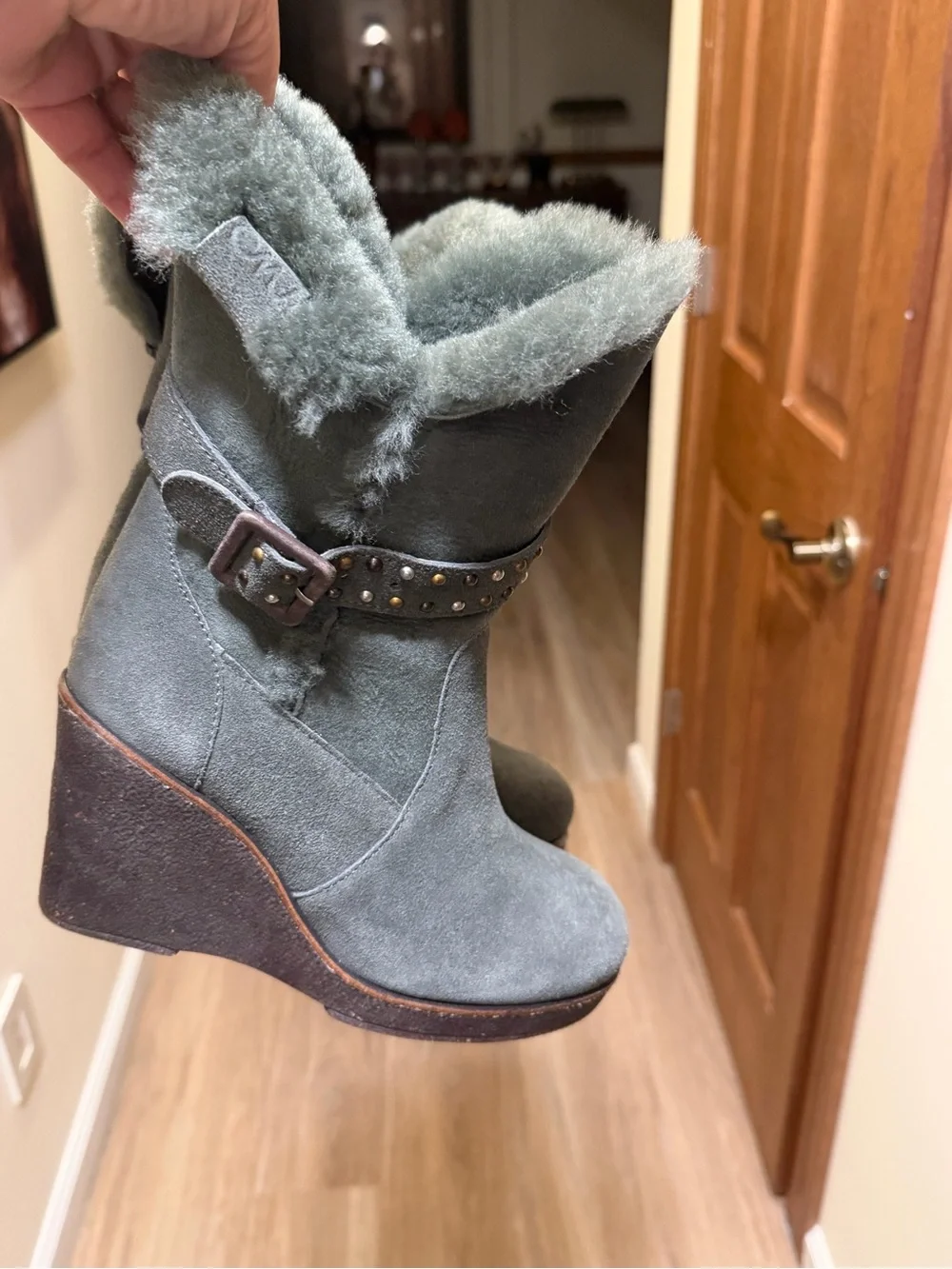 EMU Australia Heighton Low Sheepskin Wedge Boots 7 Dark Olive Gray Water Resista